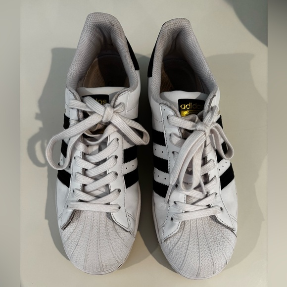 ⭐️Women's Adidas Superstar size 8.5⭐️ - Picture 4 of 12